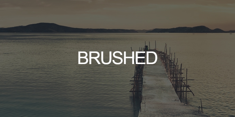 Brushed: 黑色单页HTML模板